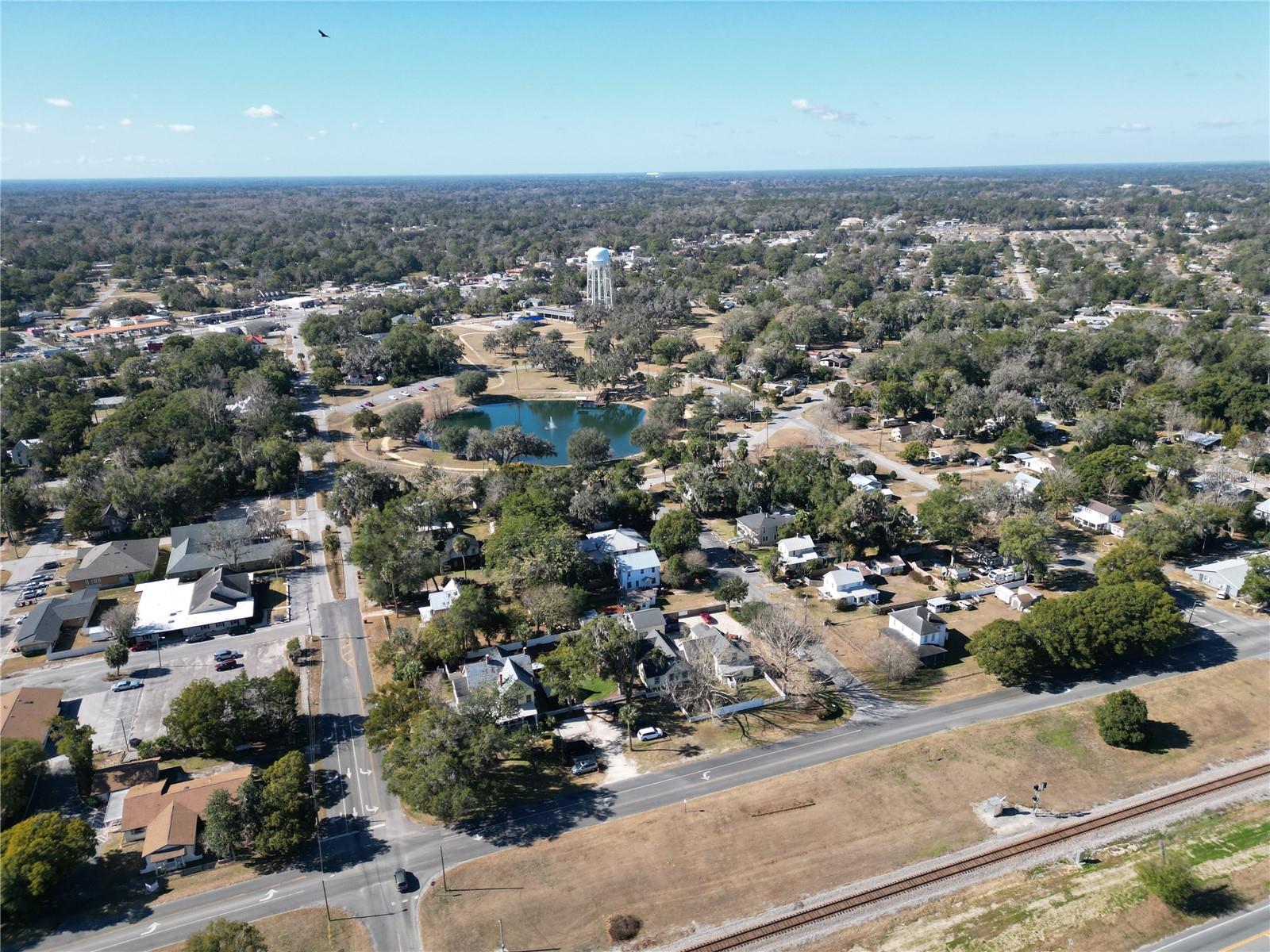 TOWN/BELLEVIEW - Land