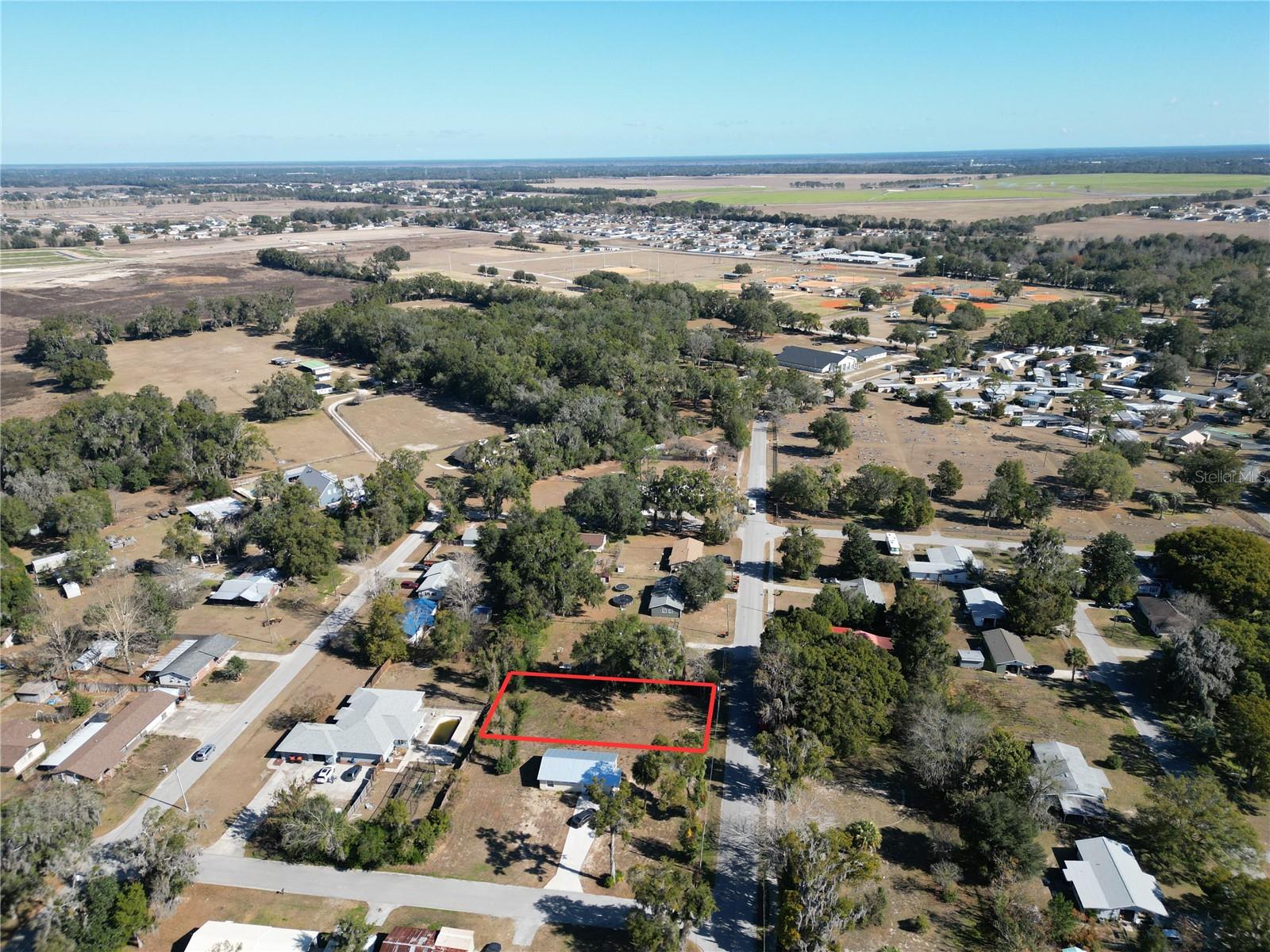 TOWN/BELLEVIEW - Land