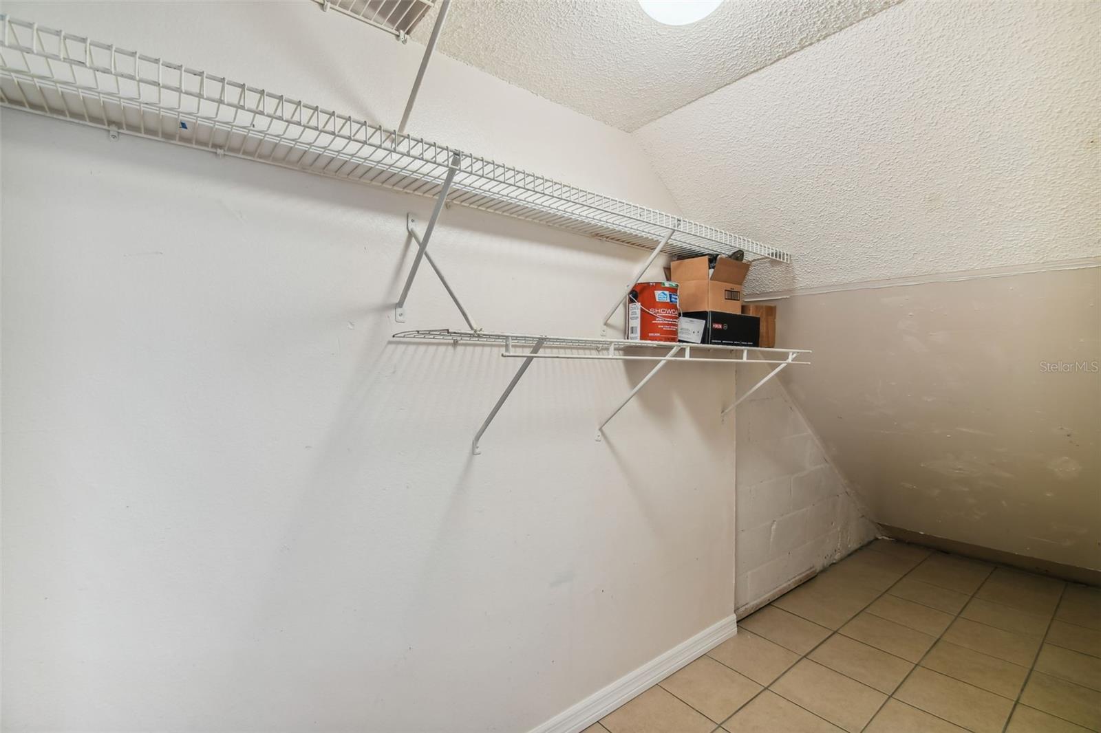 THE GALLERY AT BAYPORT CONDOMI - Residential Lease