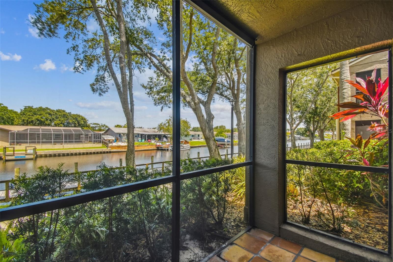 THE GALLERY AT BAYPORT CONDOMI - Residential Lease