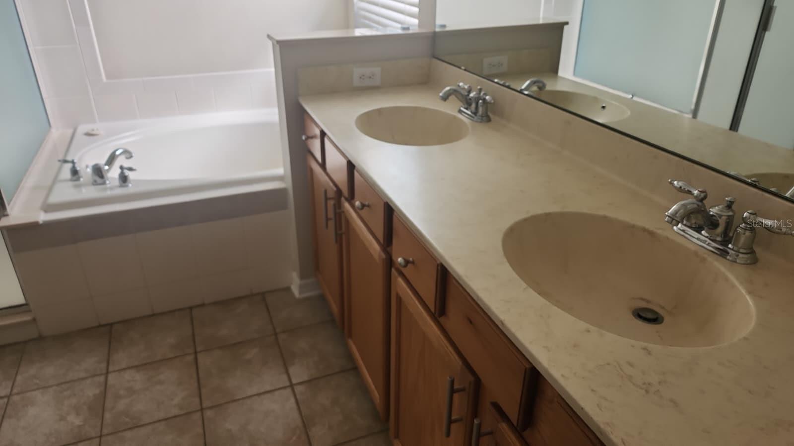 AVALON PARK VILLAGE 06 - Residential Lease