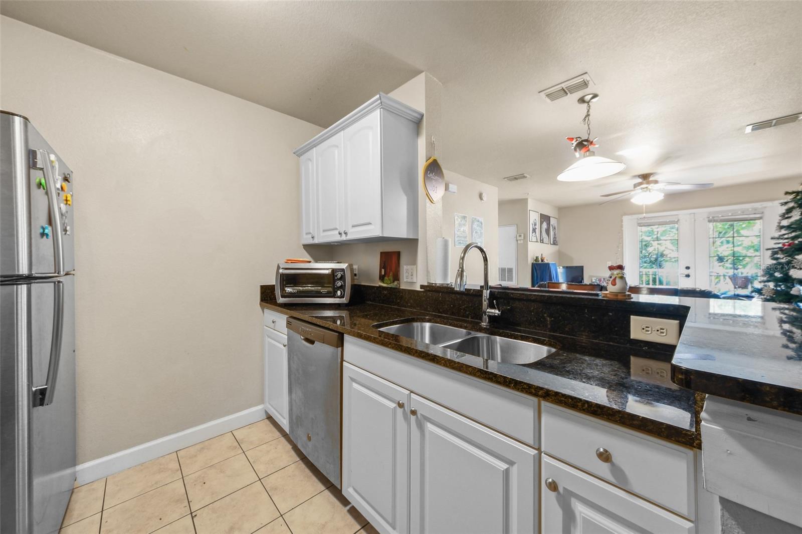 OXFORD TERRACE II CONDO - Residential