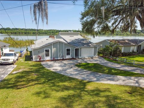 A home in LAKELAND