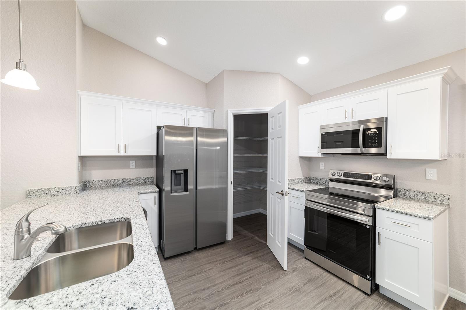 BELLEVIEW HEIGHTS ESTATE - Residential