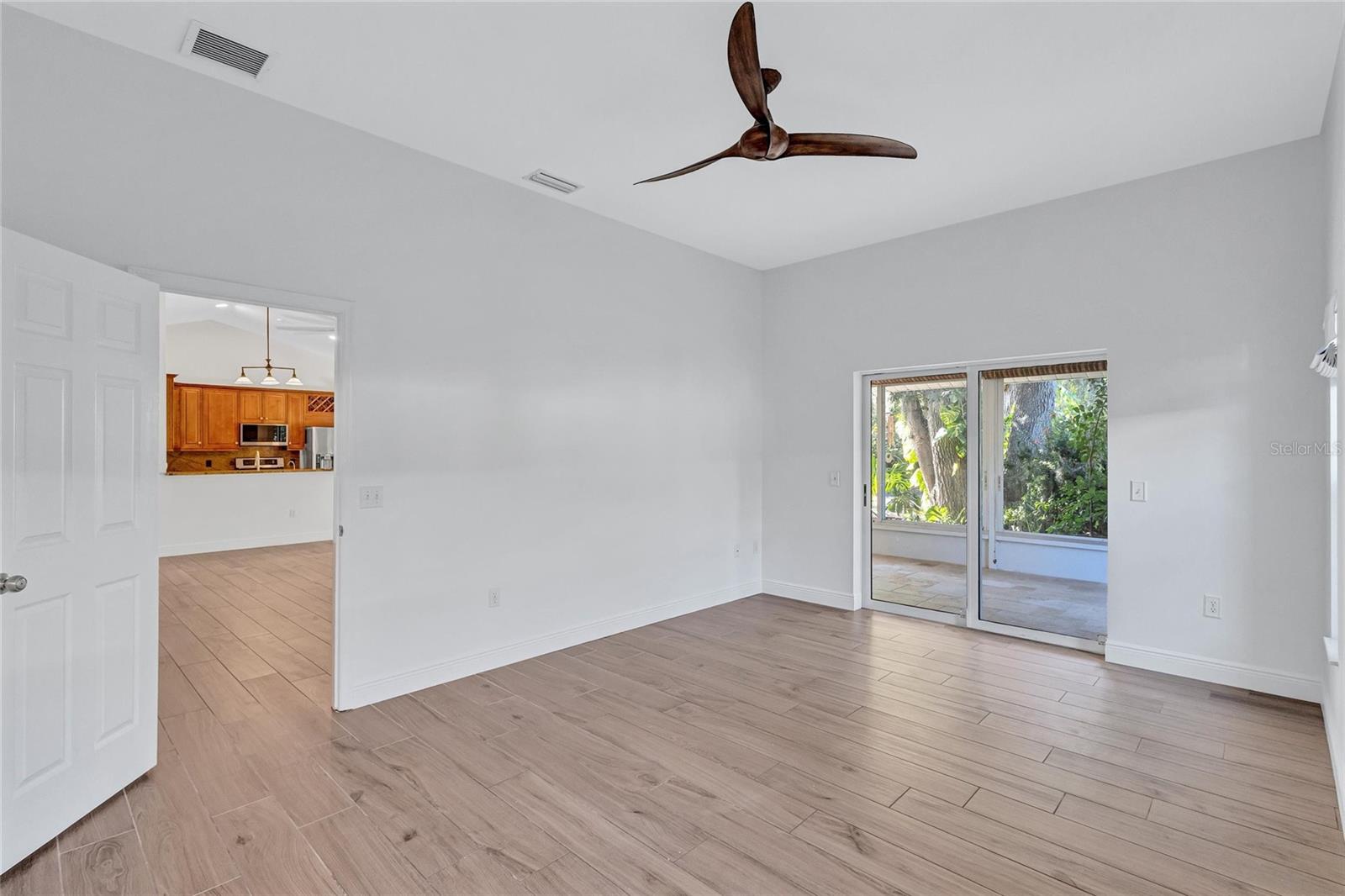 EMERALD GARDENS - Residential