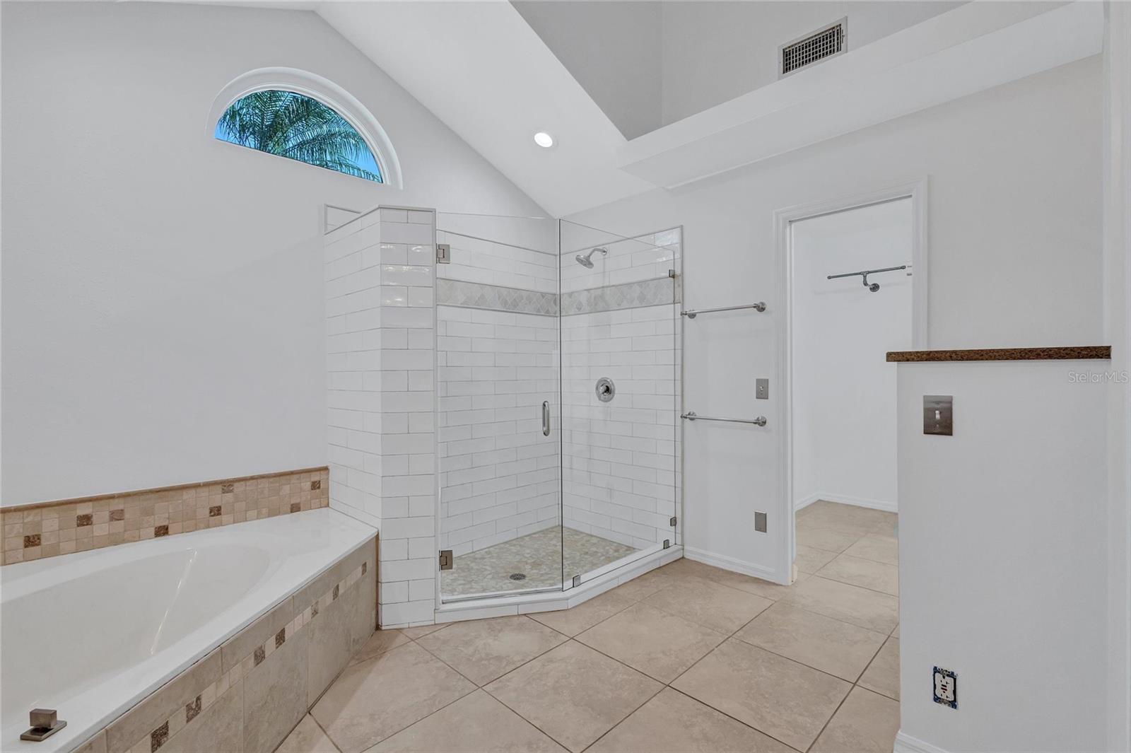 EMERALD GARDENS - Residential