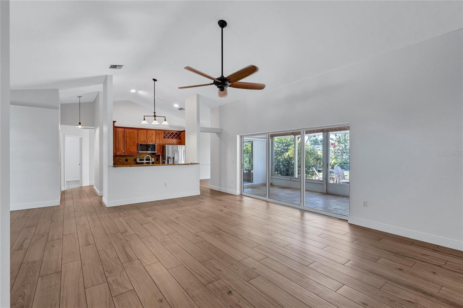 EMERALD GARDENS - Residential