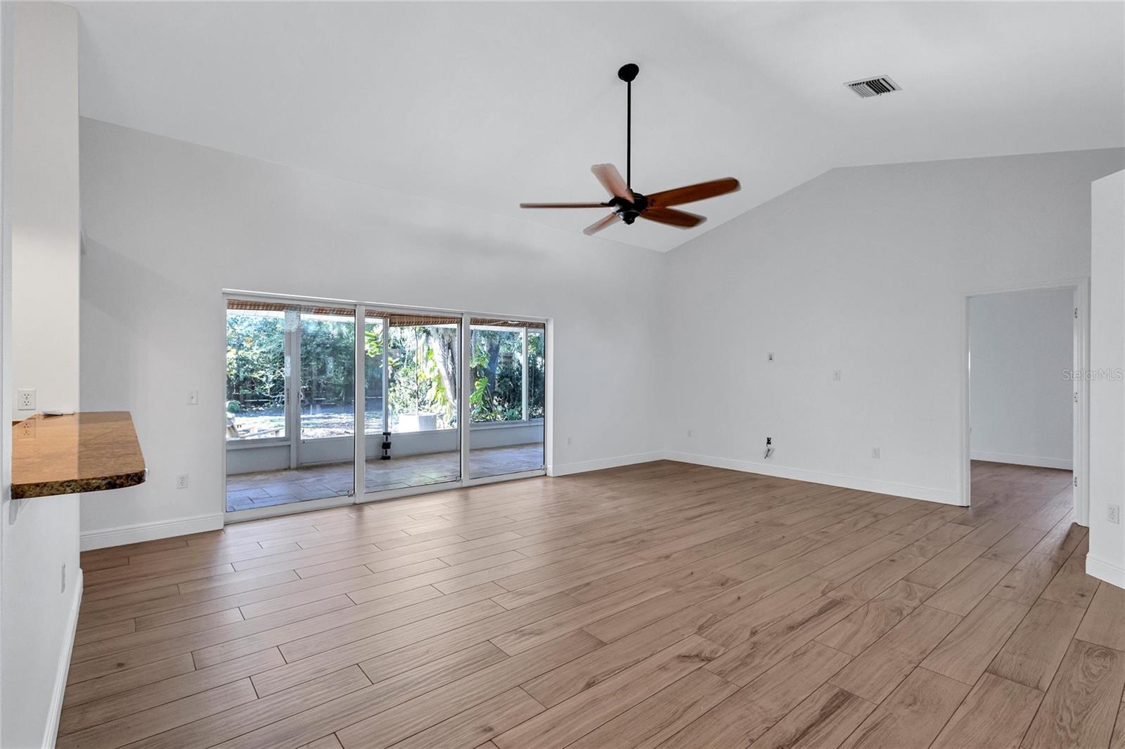 EMERALD GARDENS - Residential