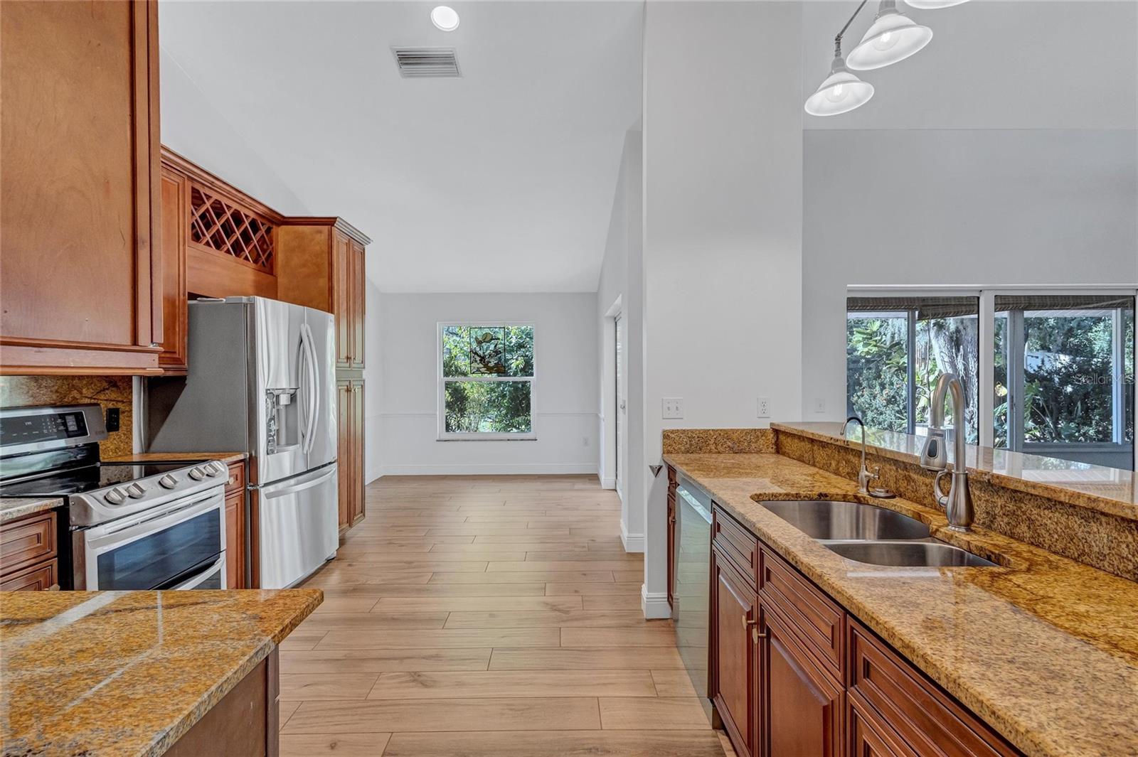 EMERALD GARDENS - Residential