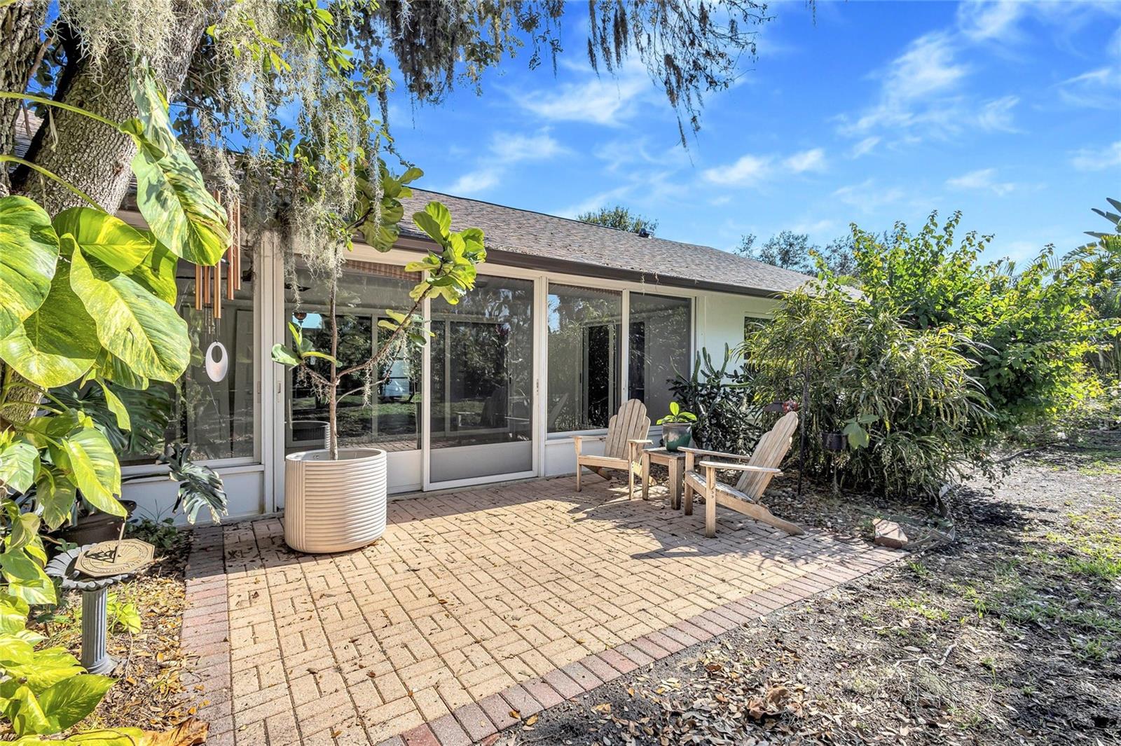 EMERALD GARDENS - Residential