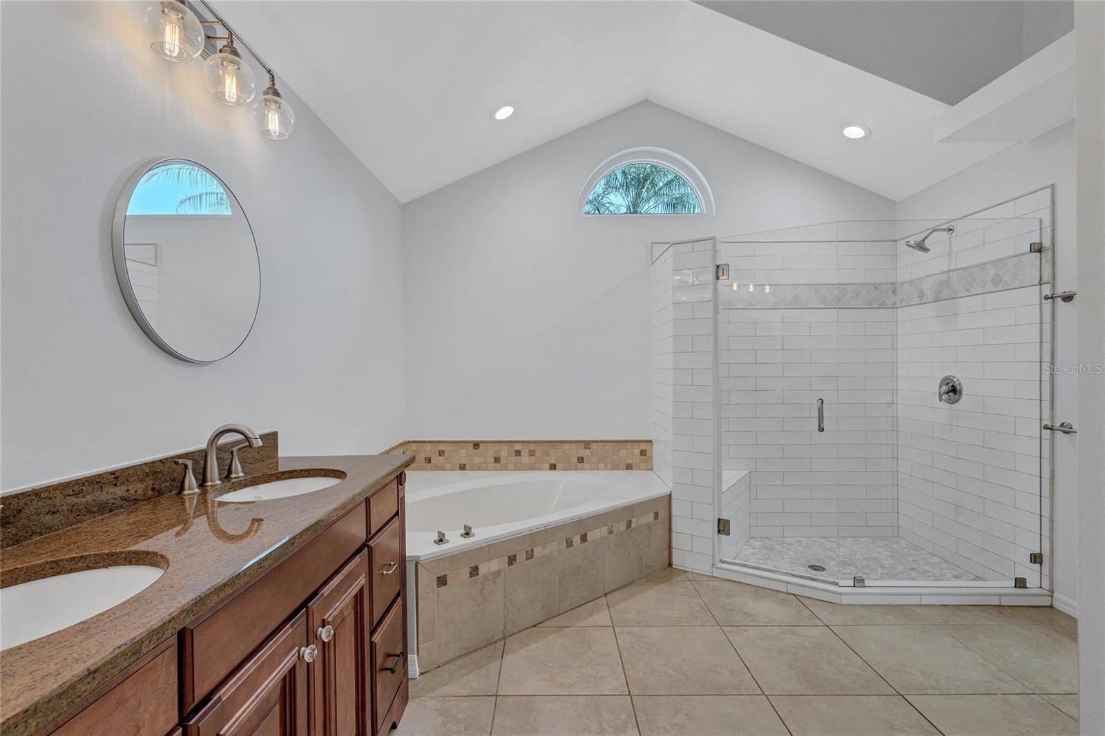 EMERALD GARDENS - Residential