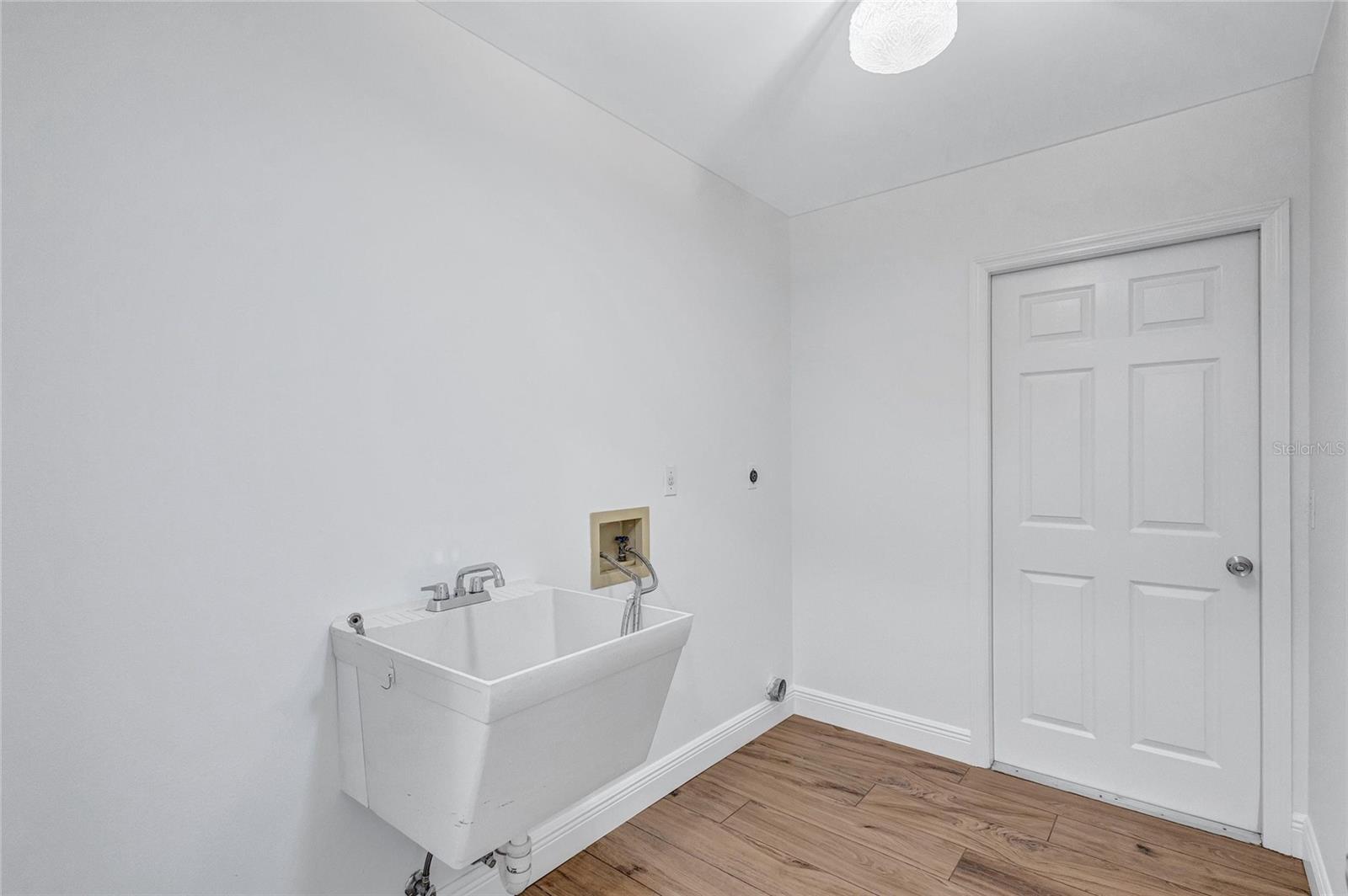 EMERALD GARDENS - Residential