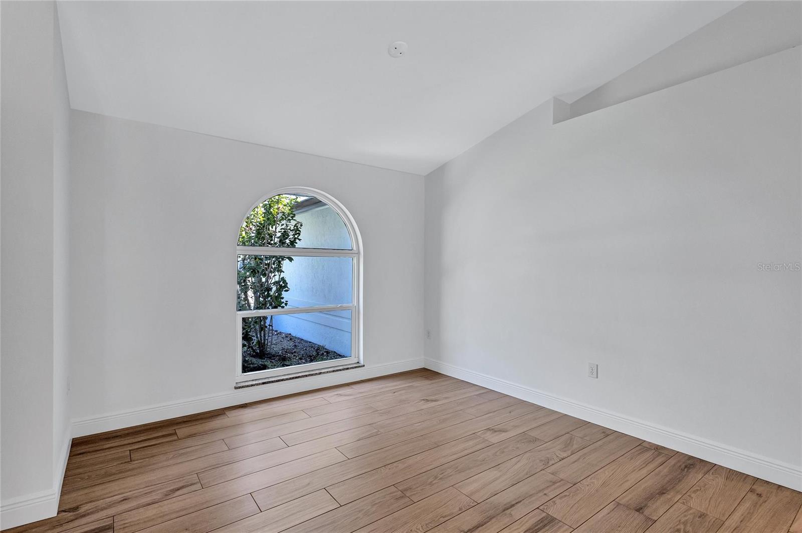 EMERALD GARDENS - Residential