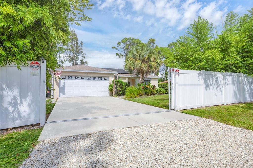 Photo of 2445 Apache Street, Sarasota, FL 34231 (MLS # N6139245)