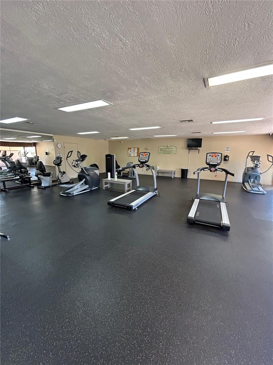 CLUB VILLAS AT WIMBLEDON PARK CONDO - Residential