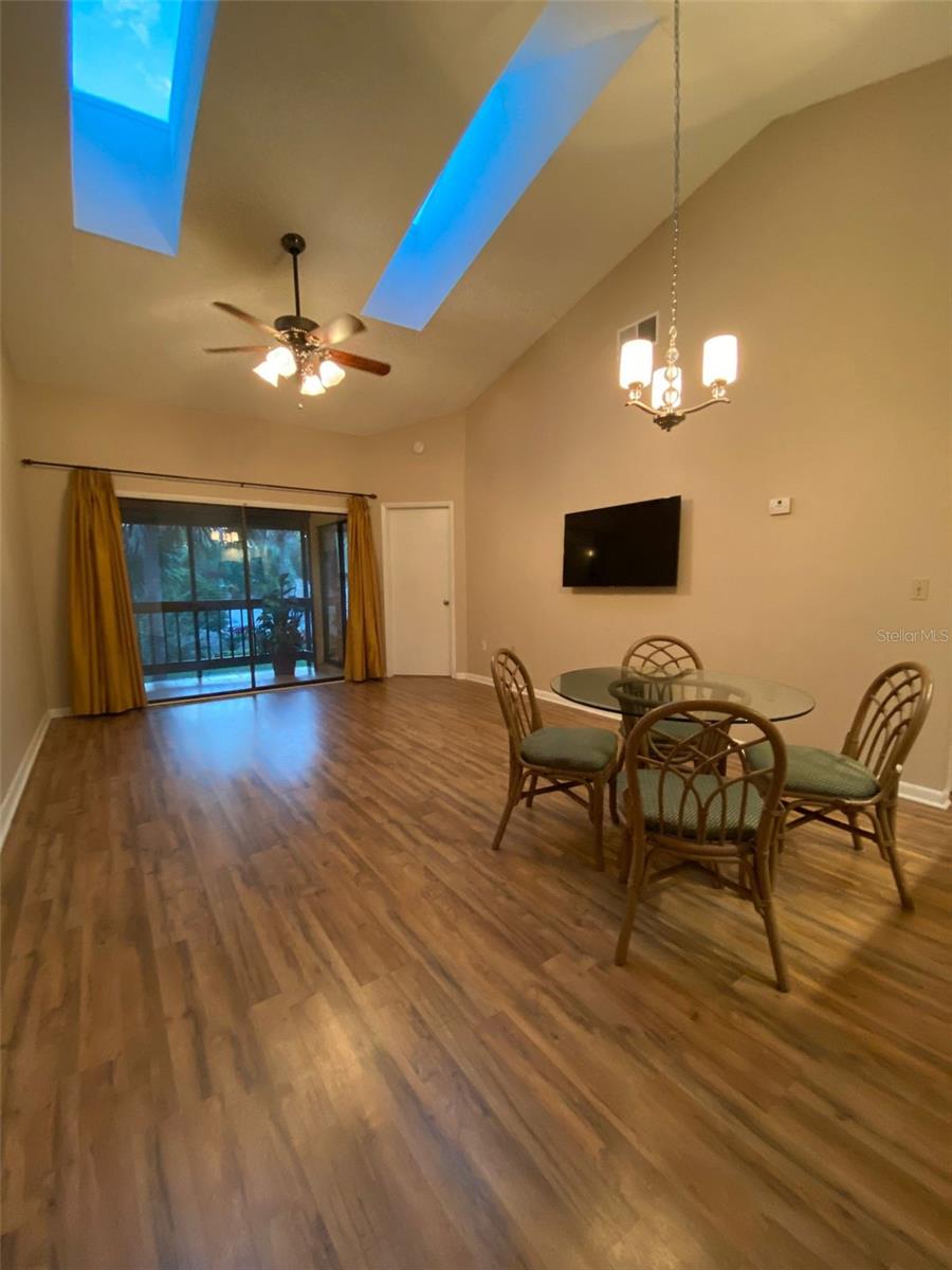 CLUB VILLAS AT WIMBLEDON PARK CONDO - Residential