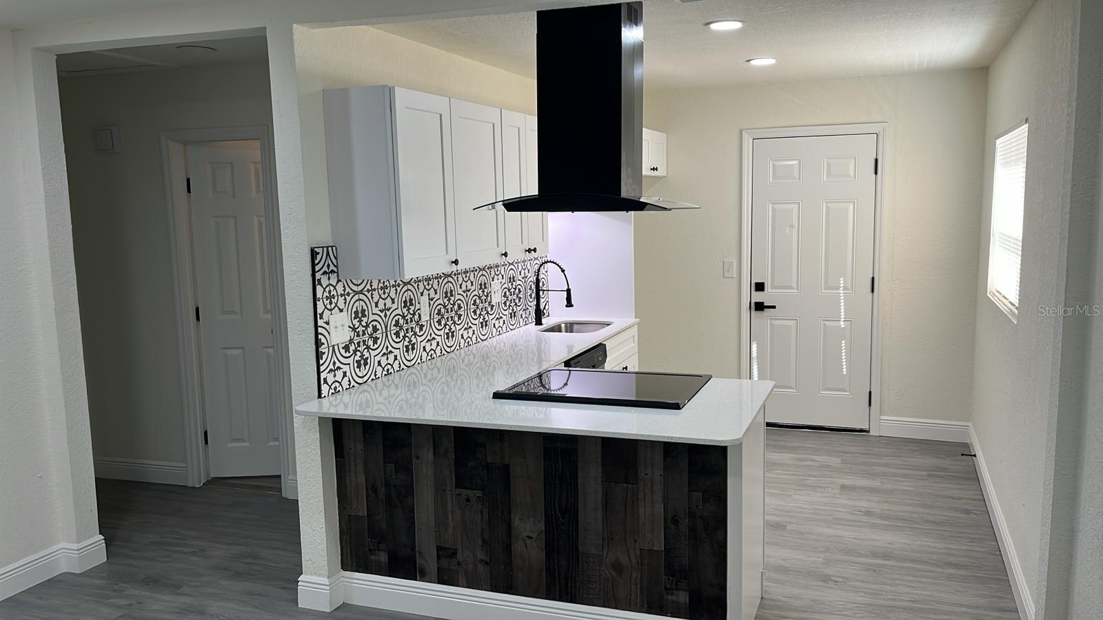 GILLILANDS BLK 211 DELAND - Residential Lease