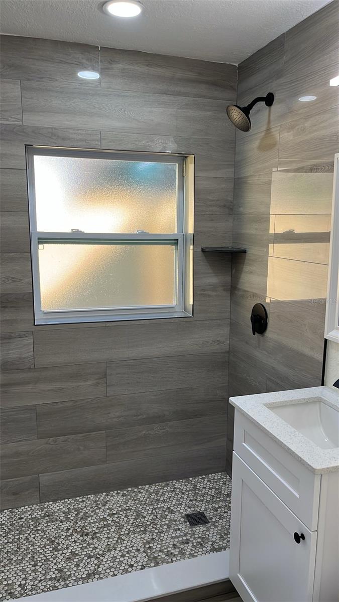 GILLILANDS BLK 211 DELAND - Residential Lease