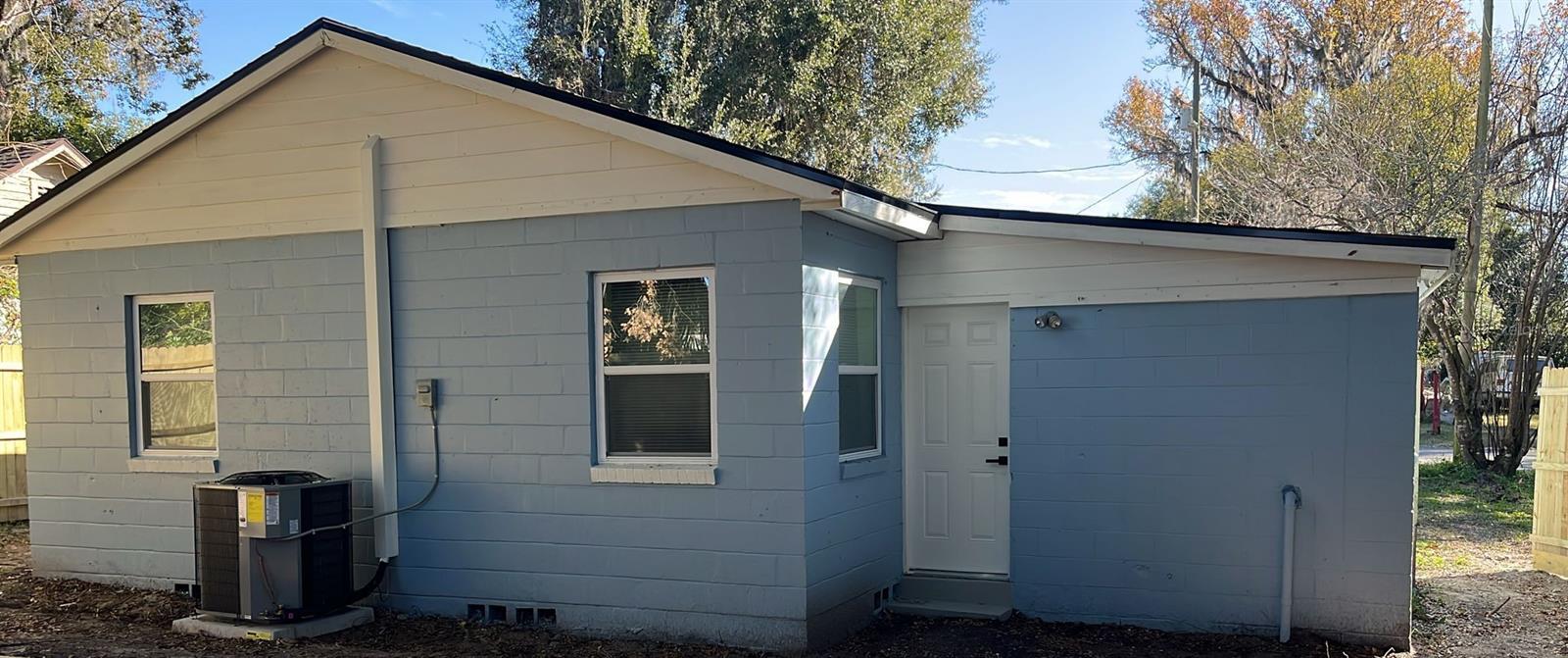 GILLILANDS BLK 211 DELAND - Residential Lease