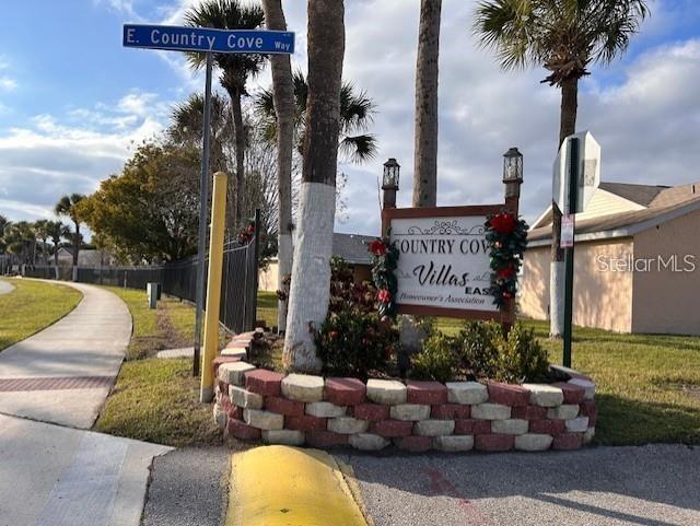 COUNTRY COVE VILLAS - Residential