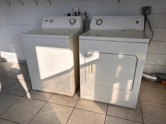 COUNTRY COVE VILLAS - Residential