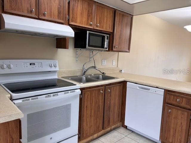 COUNTRY COVE VILLAS - Residential