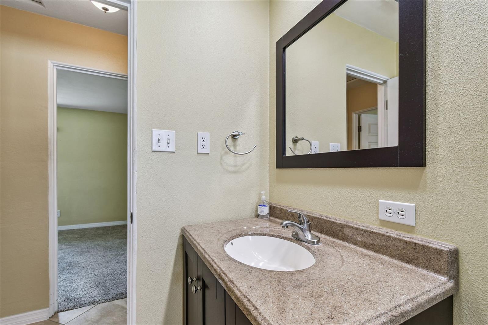 RIDGEWOOD LAKES - Residential