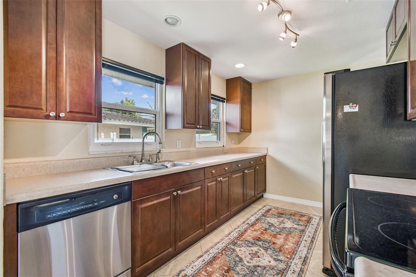 RIDGEWOOD LAKES - Residential