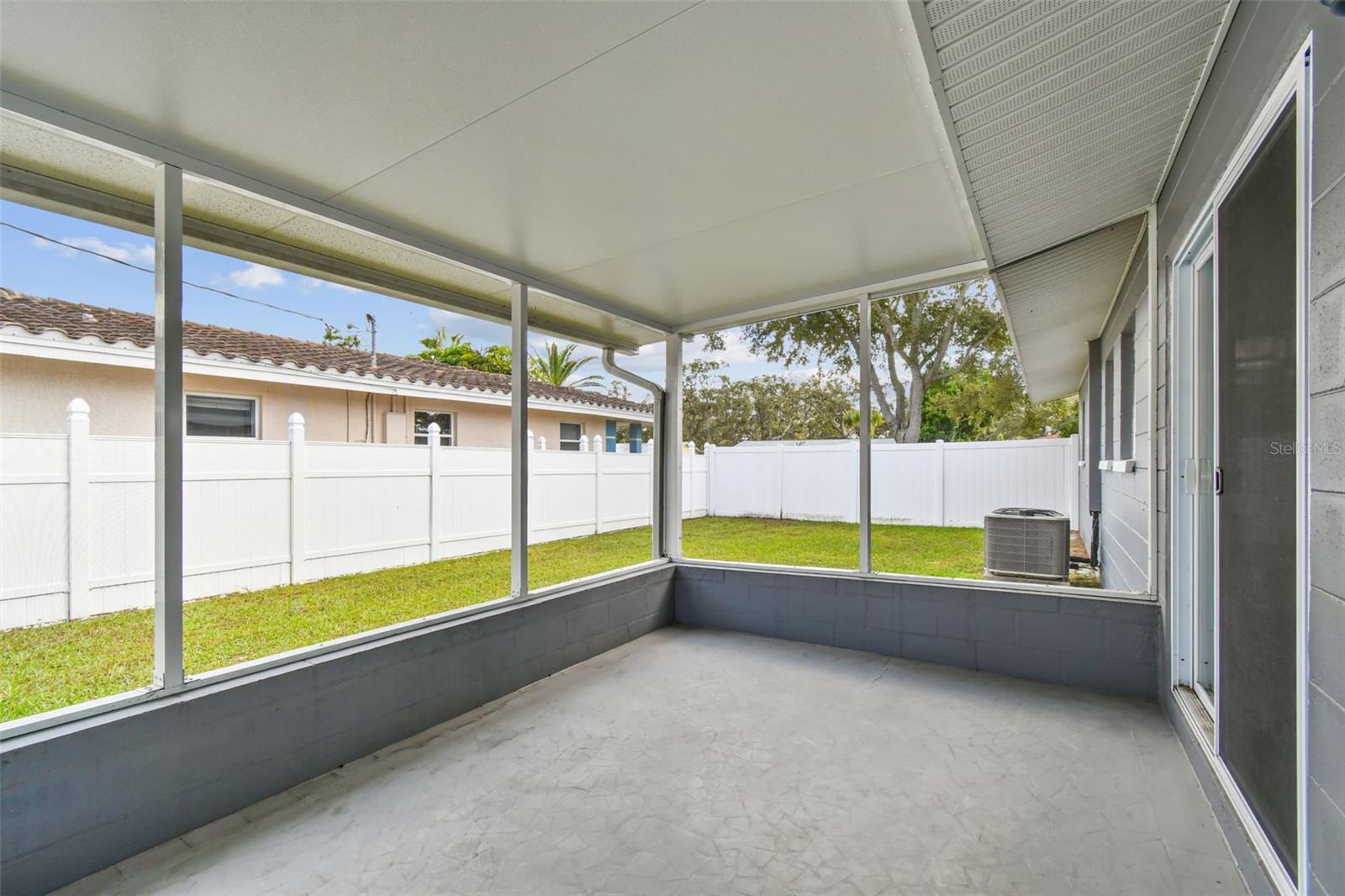 RIDGEWOOD LAKES - Residential