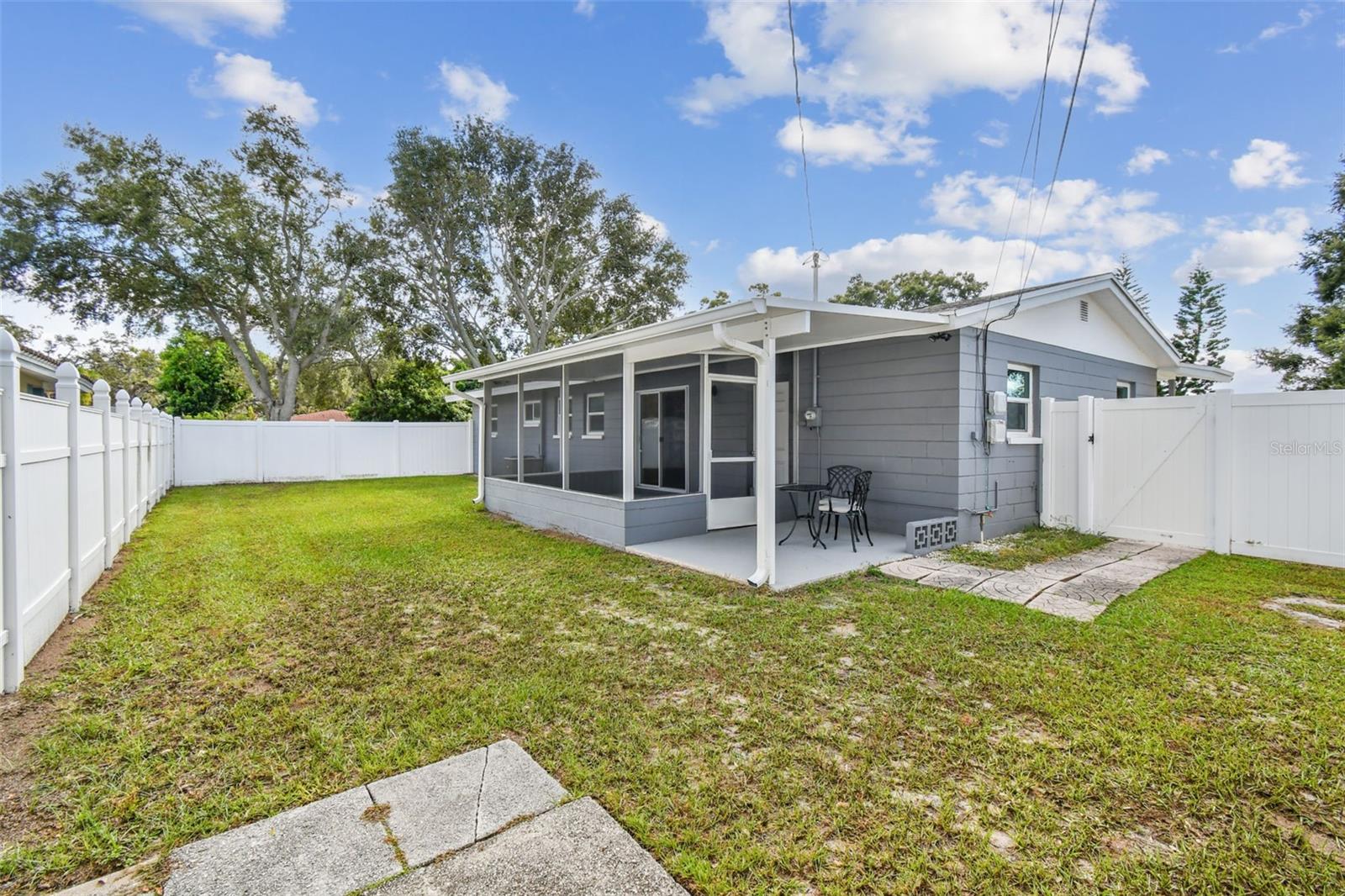 RIDGEWOOD LAKES - Residential