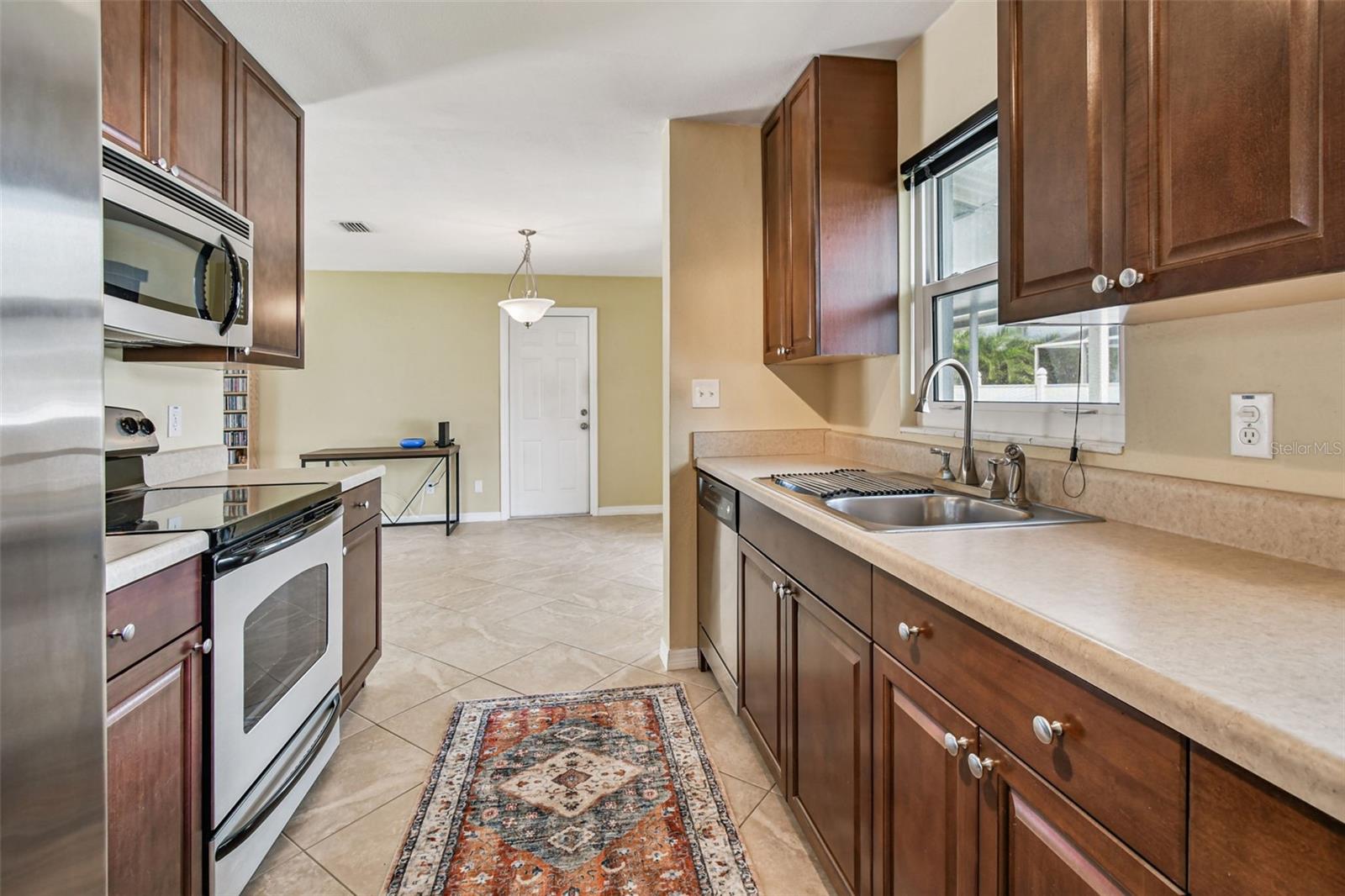 RIDGEWOOD LAKES - Residential