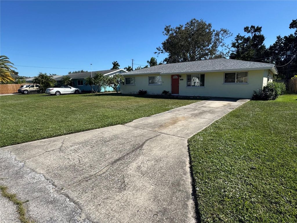 Photo of 6907 11th Avenue NW, Bradenton, FL 34209 (MLS # A4669859)