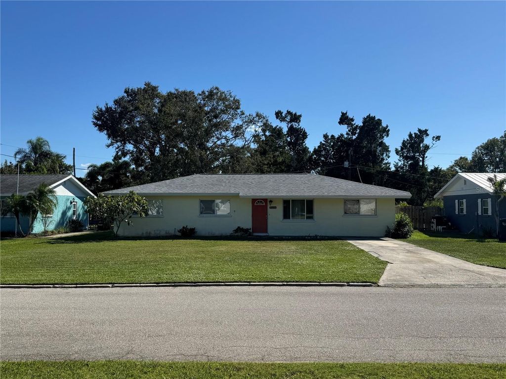 Photo of 6907 11th Avenue NW, Bradenton, FL 34209 (MLS # A4669859)