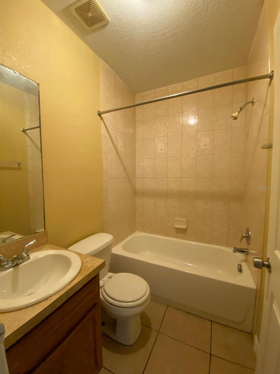 CHAMPNEYS POR APOPKA - Residential Lease