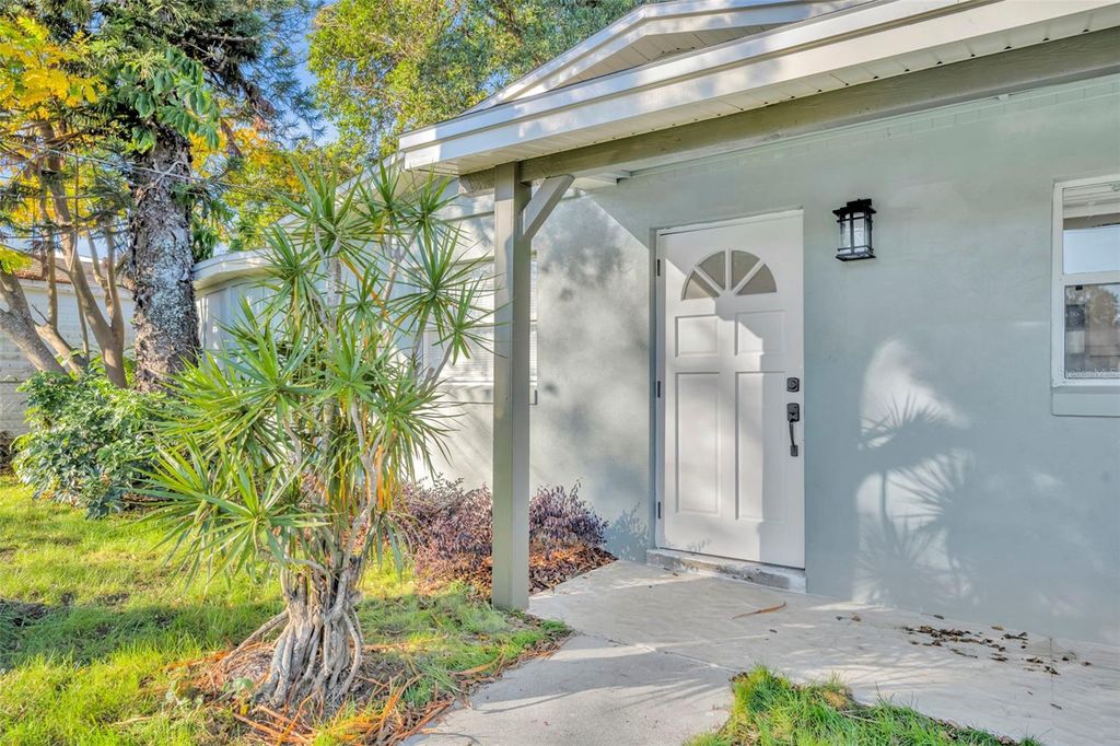 Photo of 1224 Helen Street, Apopka, FL 32703 (MLS # O6377994)