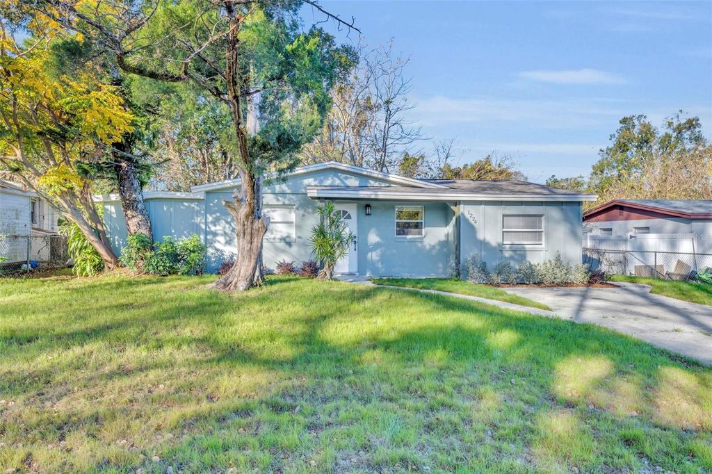 Photo of 1224 Helen Street, Apopka, FL 32703 (MLS # O6377994)