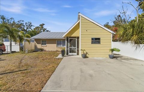 Photo of 305 N Conrad Avenue, Sarasota, FL 34237 (MLS # A4681936)