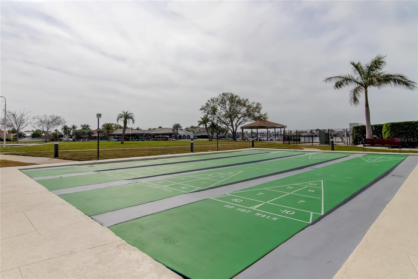 BAYWAY ISLES POINT BRITTANY FOUR - Residential Lease