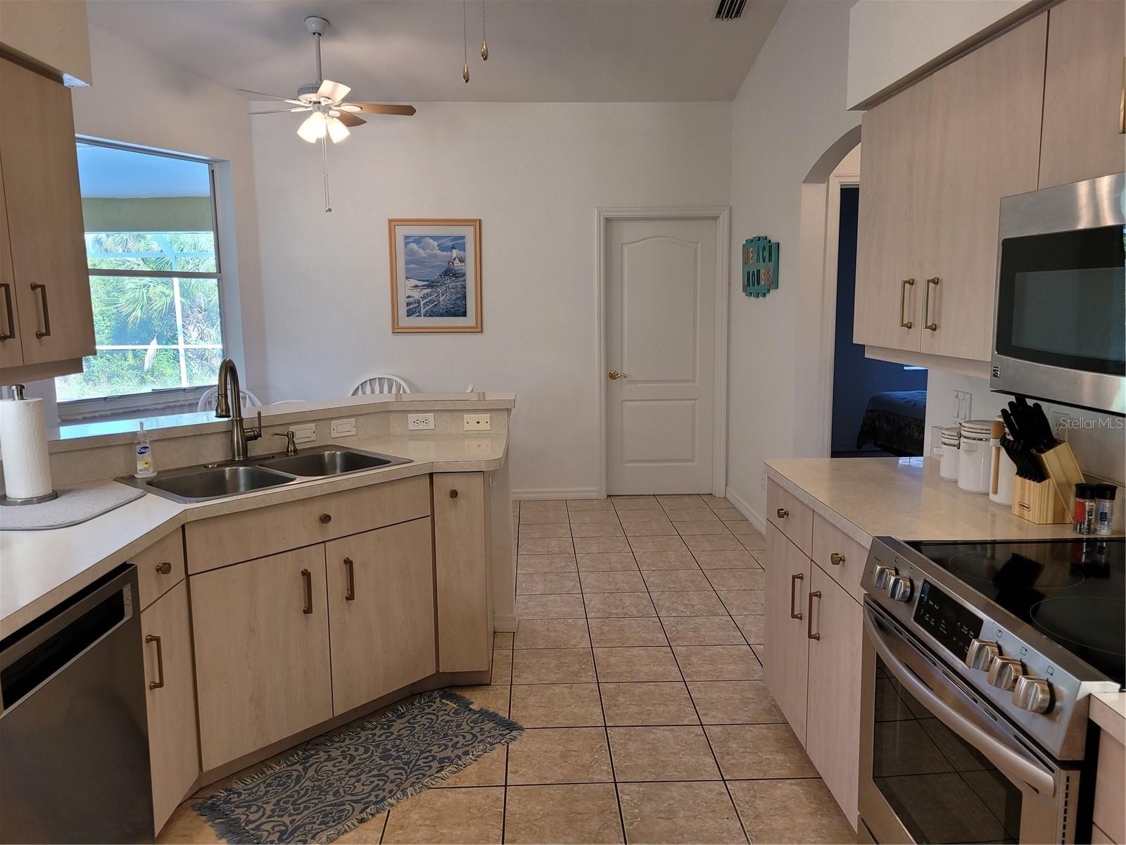 ROTONDA WEST LONG MEADOW - Residential Lease