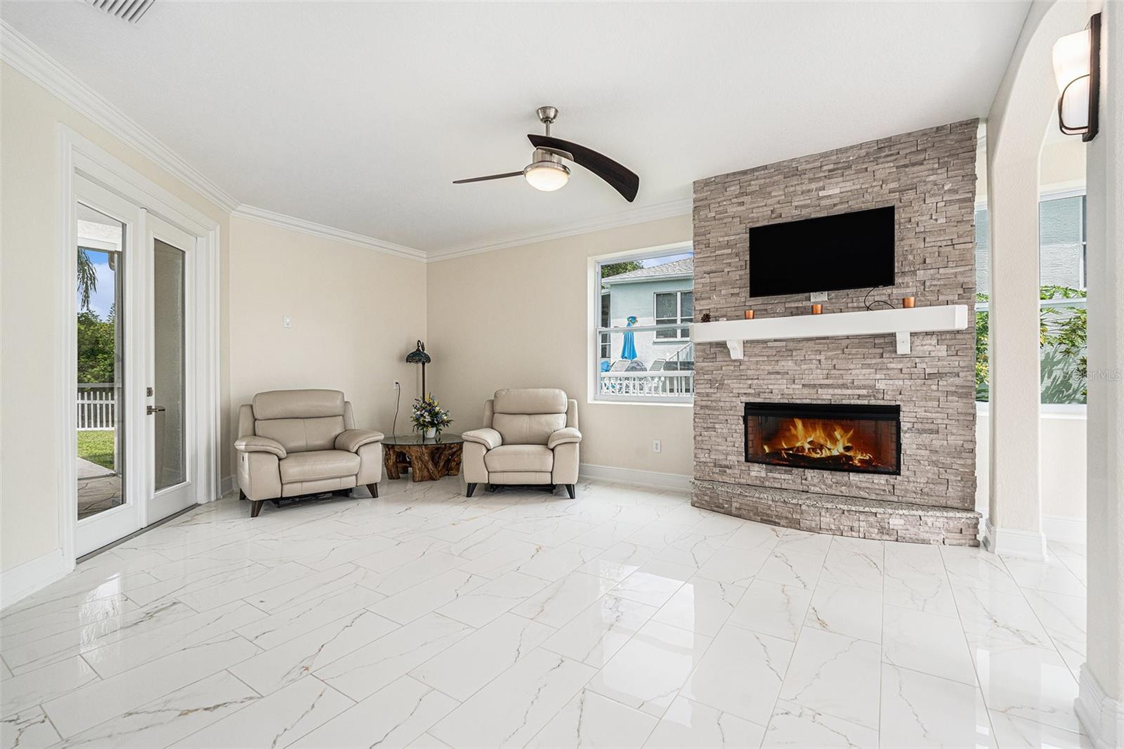 GULF HARBORS WOODLANDS - Residential