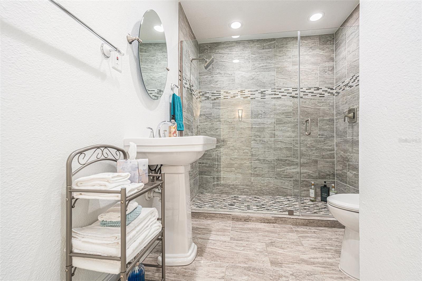 GULF HARBORS WOODLANDS - Residential