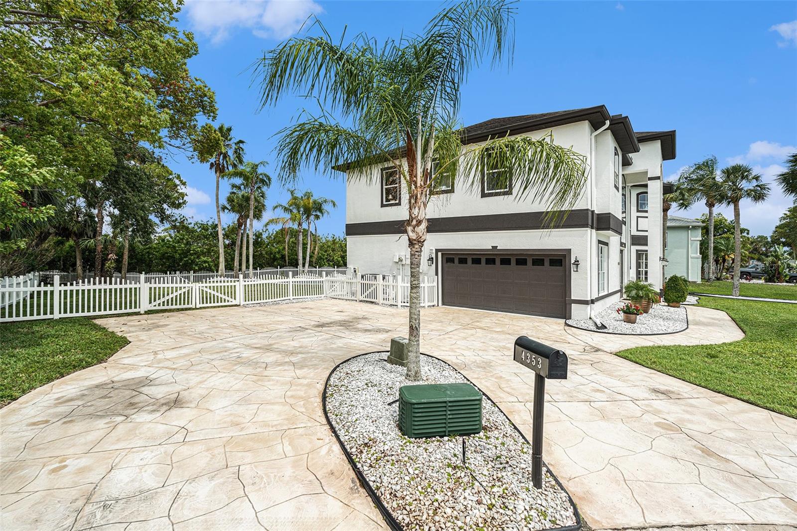 GULF HARBORS WOODLANDS - Residential