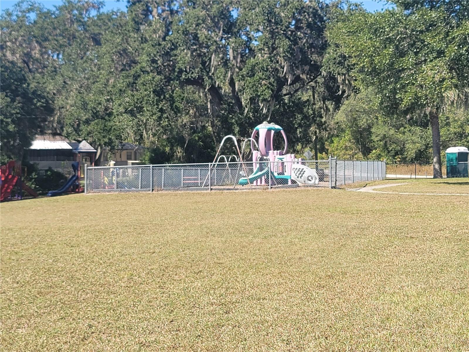 RAINBOW LAKES ESTATE - Land