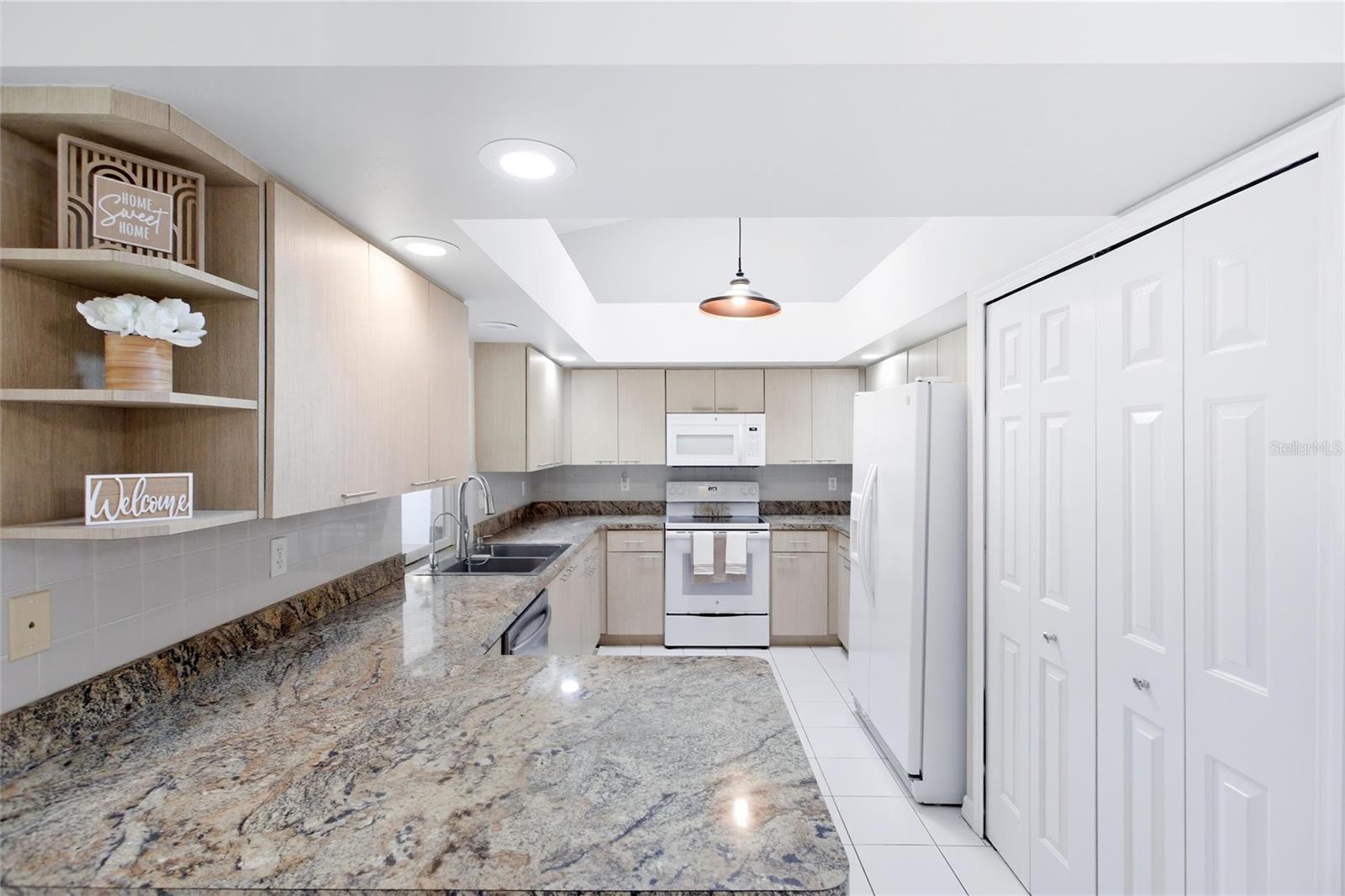 LEISURE LAKES SEC 01 - Residential