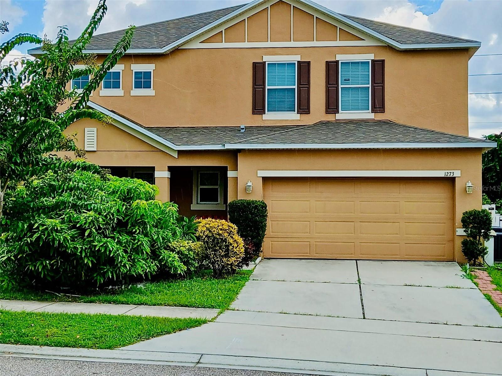 Beautiful home in Lake Douglas Preserve!! This exquisite 5 bedroom, 2 bathroom home , spacious floor plan, and nice backyard, ideal for entertaining family and friends. This home’s include a solar panel system that will help reduce energy costs. The community is close to restaurants, shopping, major highways. Come make this house YOUR home! Owner Motivated.