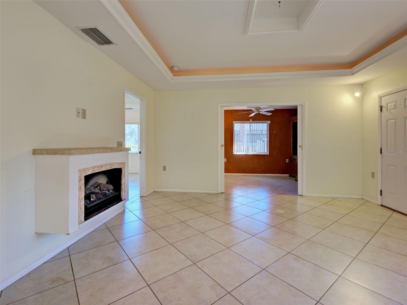 SOUTH VENICE - Residential