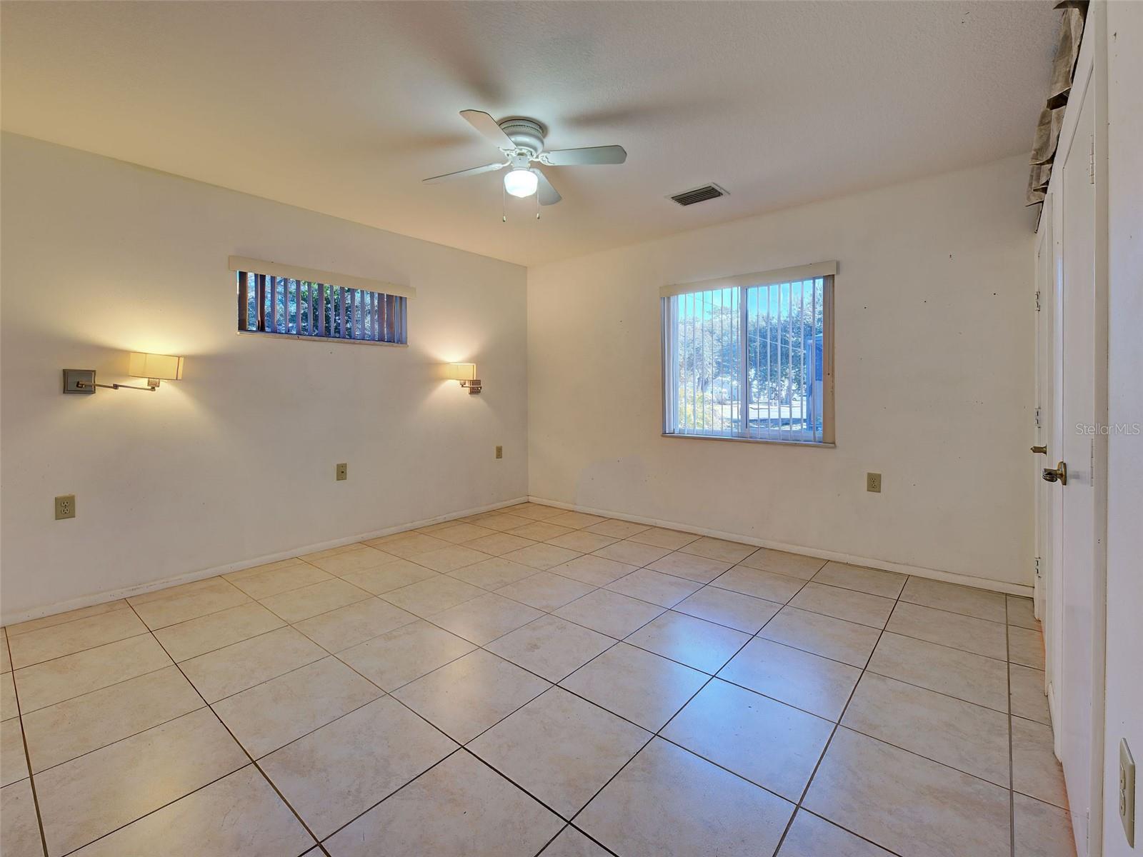 SOUTH VENICE - Residential