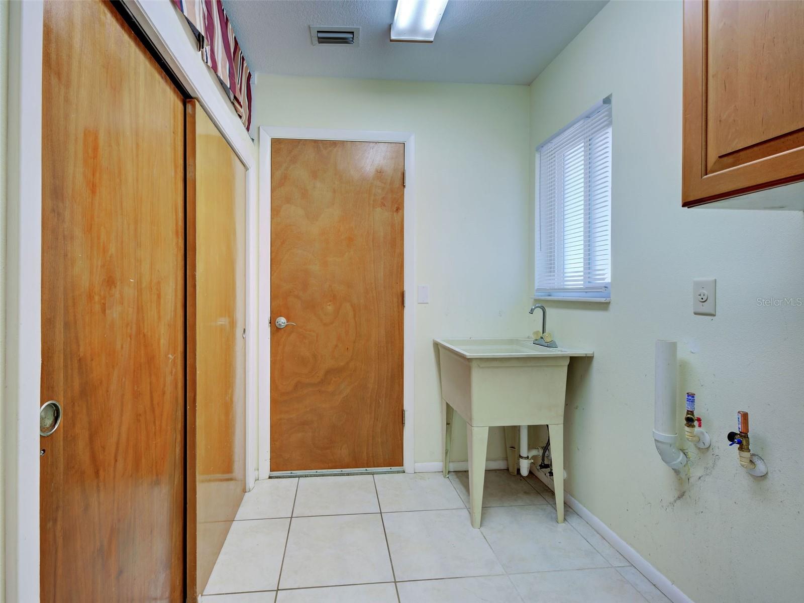 SOUTH VENICE - Residential