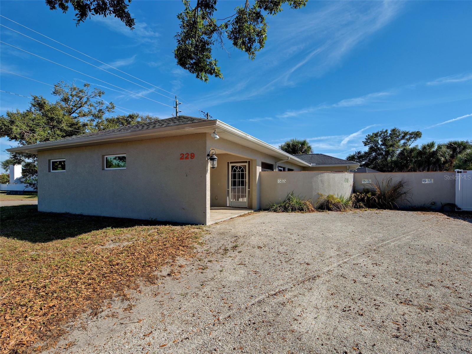 SOUTH VENICE - Residential