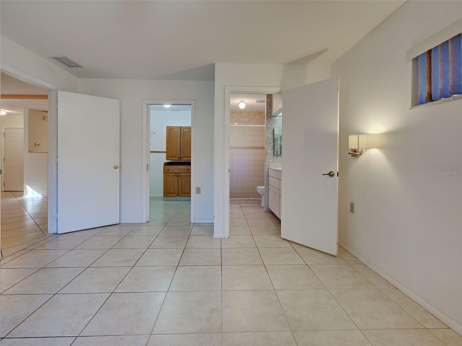 SOUTH VENICE - Residential